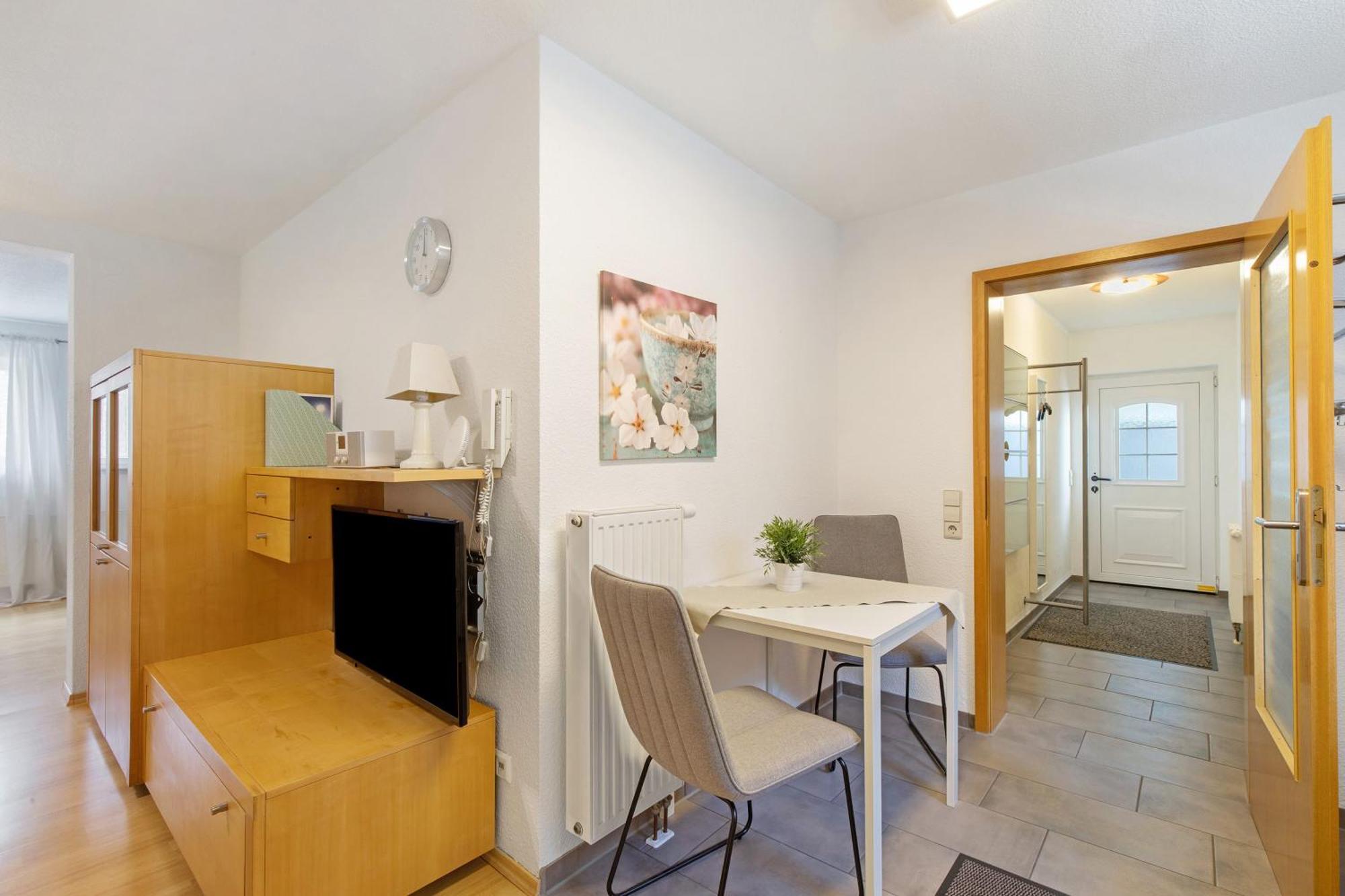 Ferienwohnung Emilia, 36Qm Münsingen Exterior foto